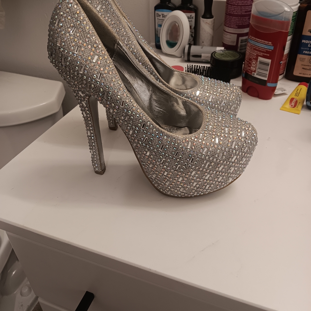 Bella Luna Sparkling Silver Women's 6" Heels